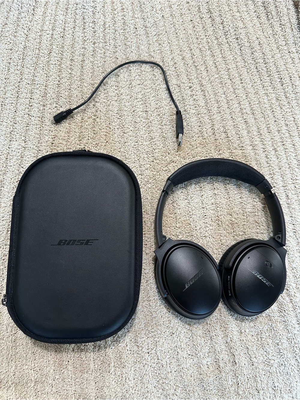 Bose QuietComfort Wireless Noise Cancelling Over-the-Ear Headphones in Black